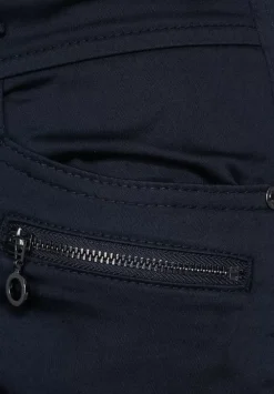 Casual Fit Hose