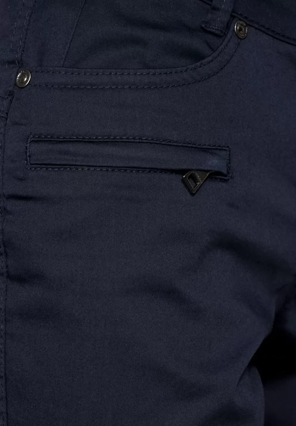 Casual Fit Hose