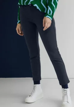 Casual Fit Hose