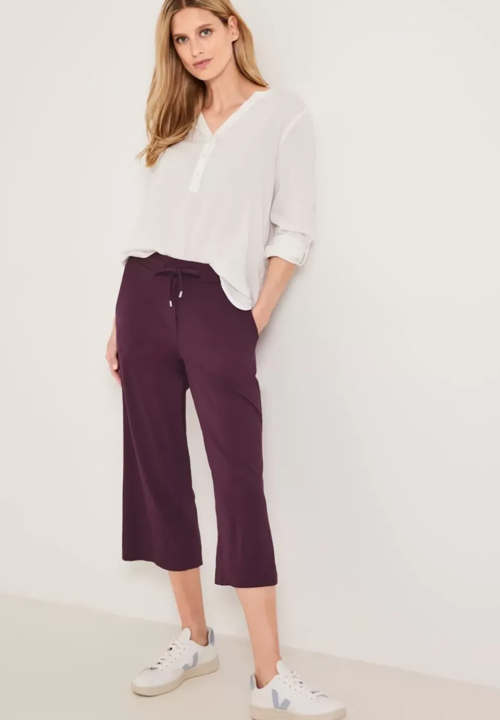 Casual Fit Hose