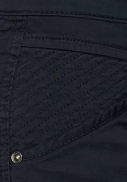 Casual Fit Hose