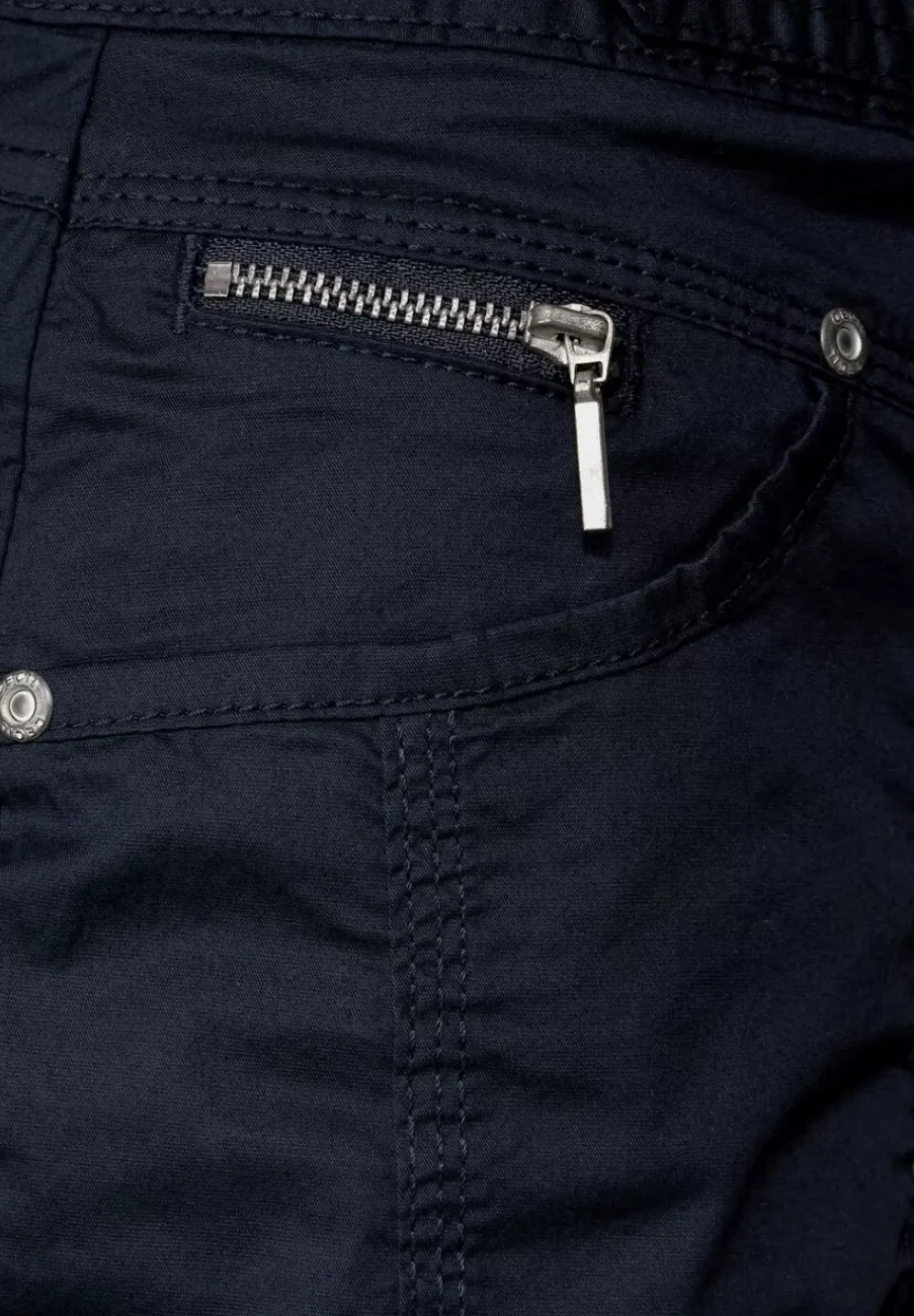 Casual Fit Hose In 7/8