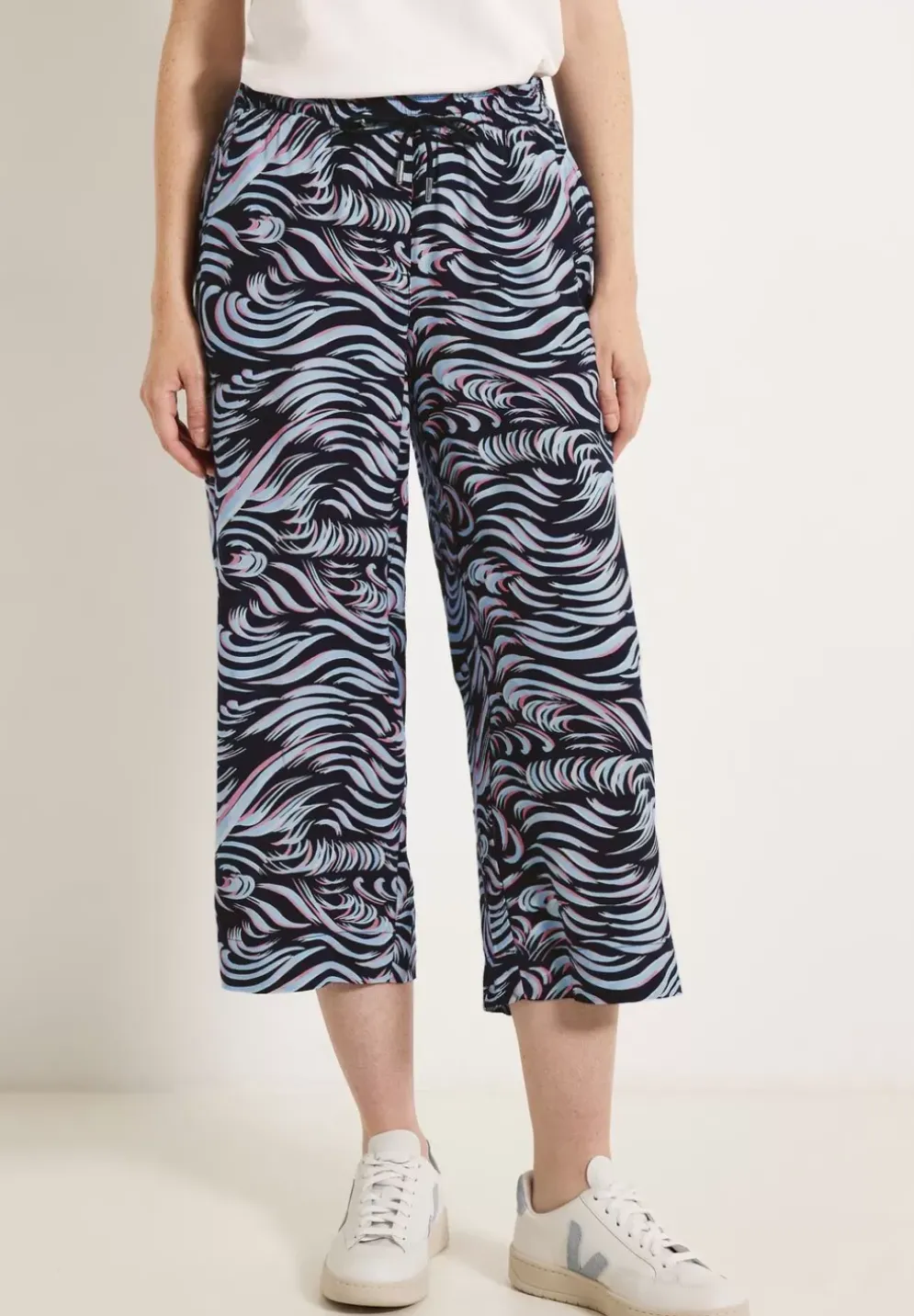 Casual Fit Hose In 3/4-Lange
