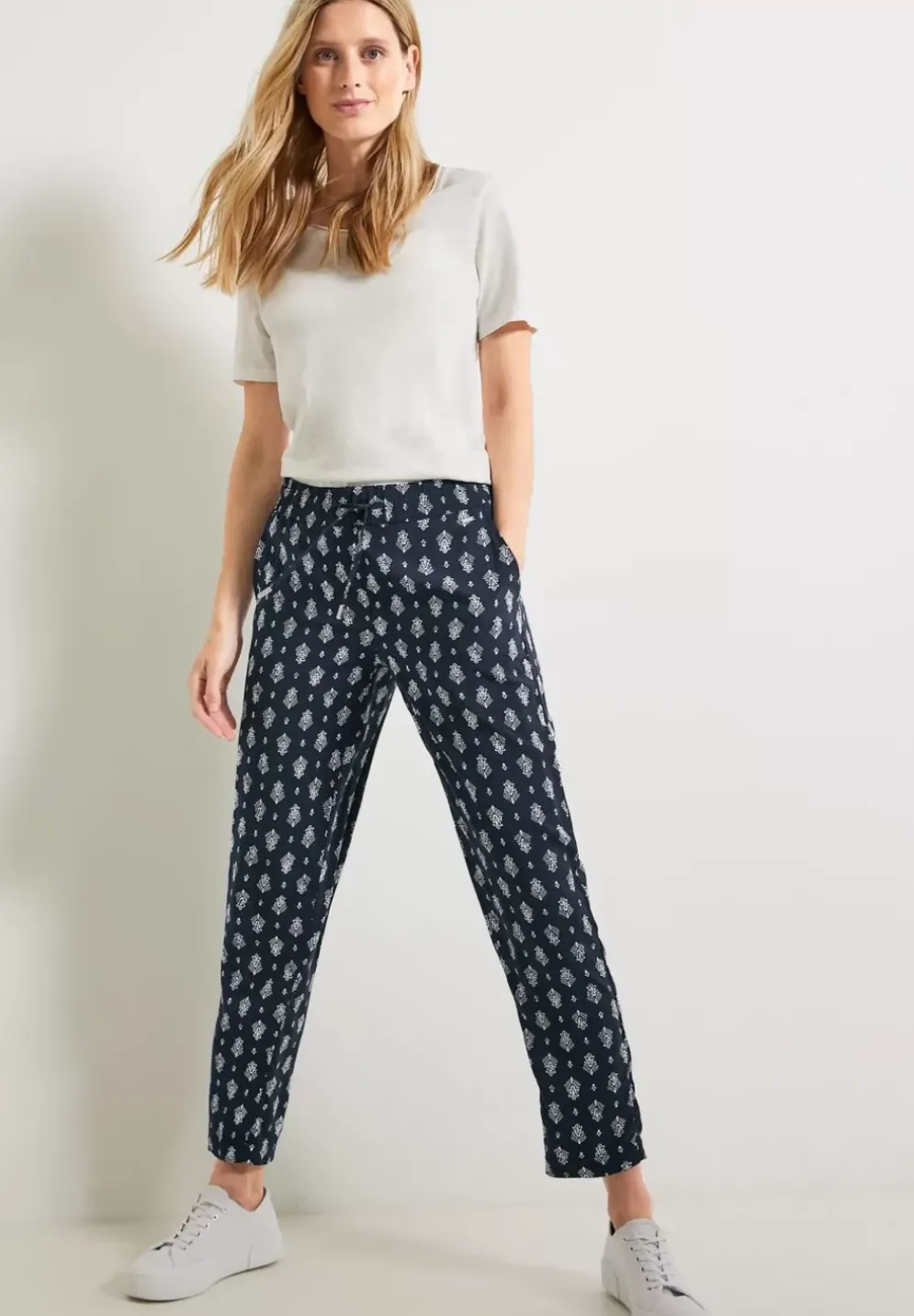 Casual Fit Hose Mit Print