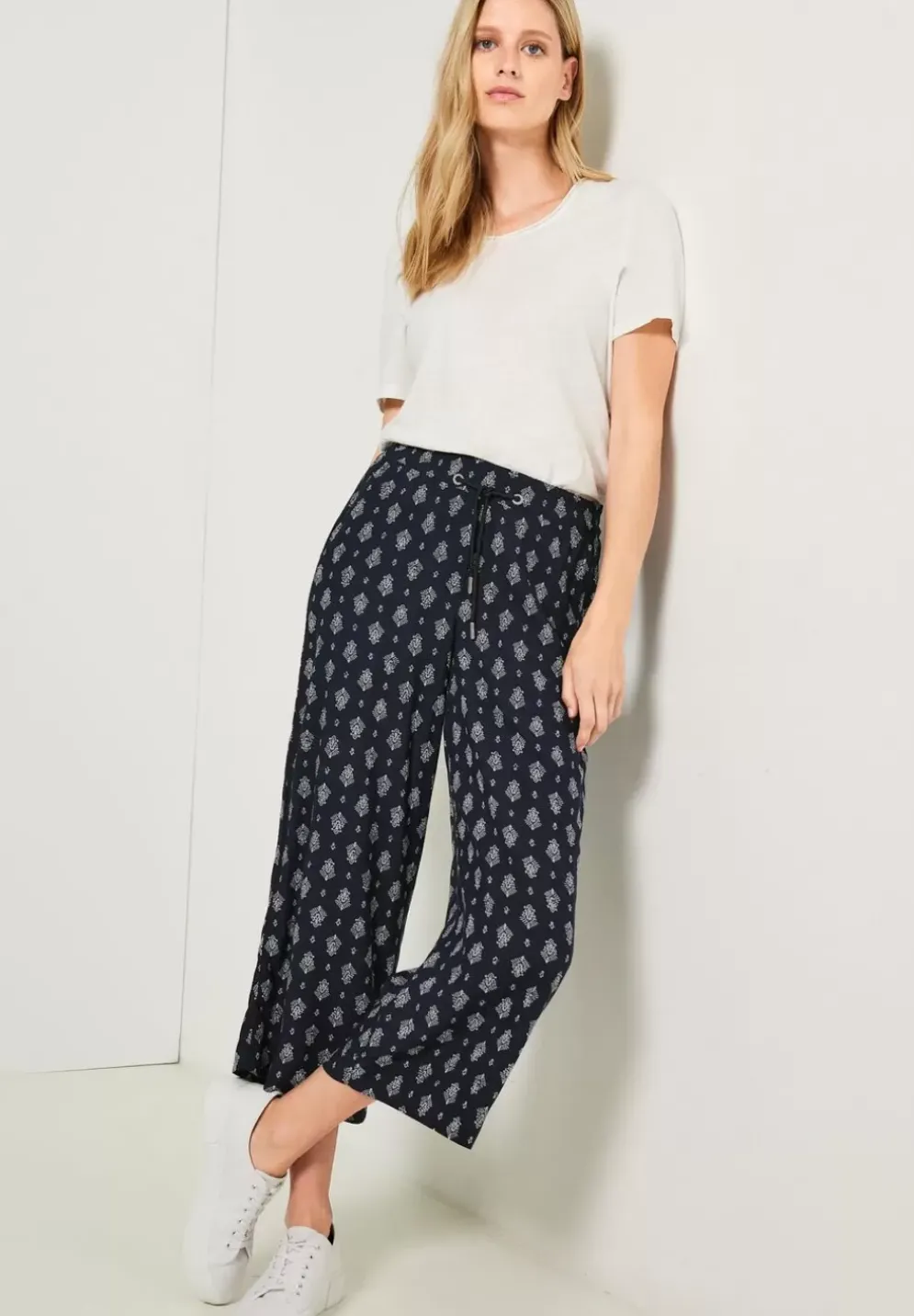 Casual Fit Hose Mit Print