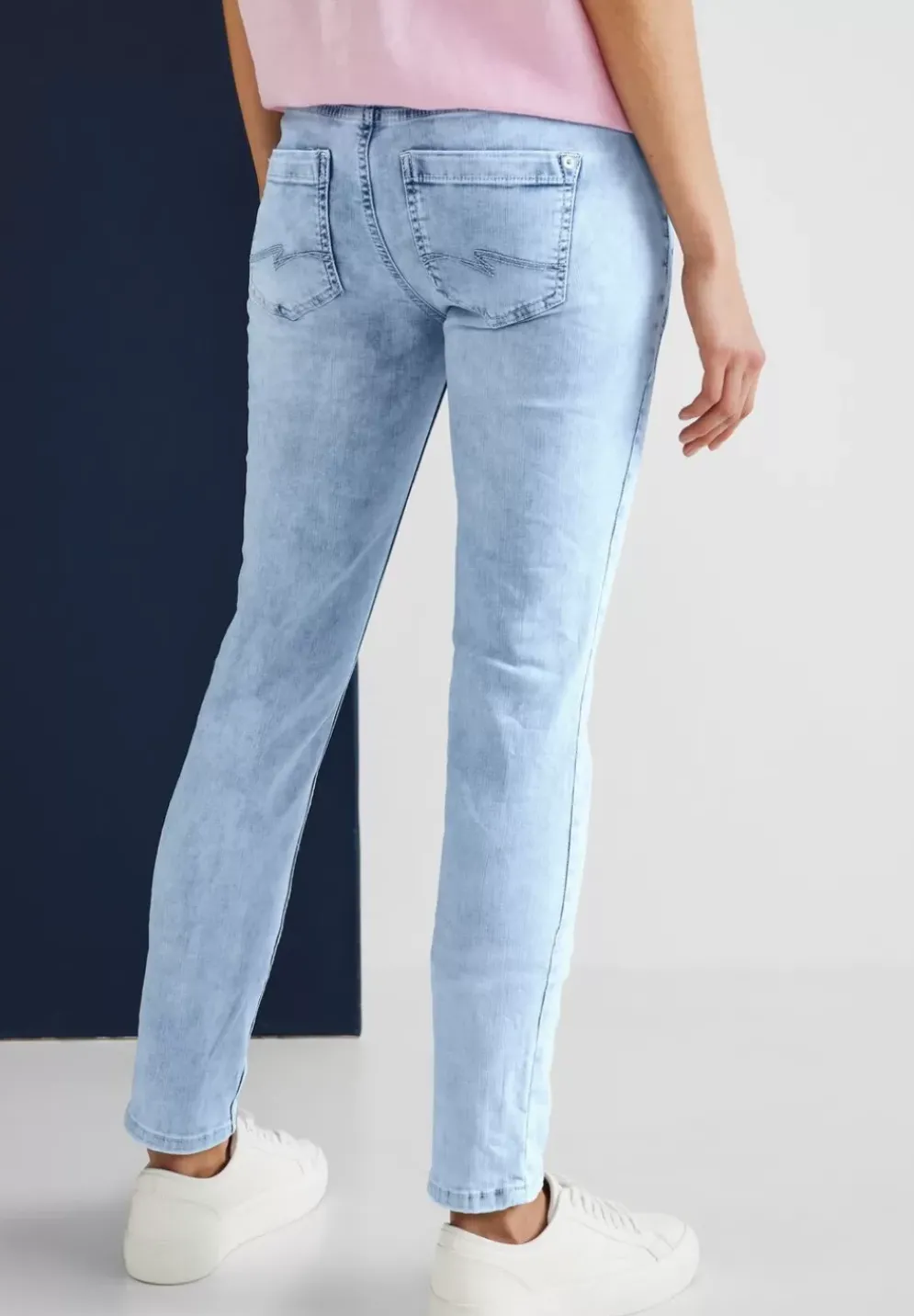 Casual Fit Jeans