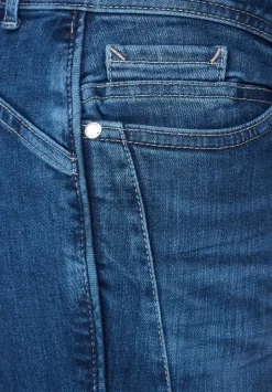 Casual Fit Jeans