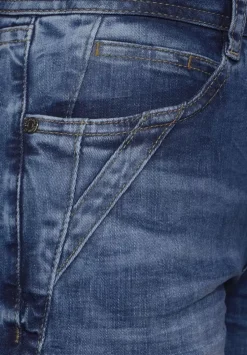 Casual Fit Jeans