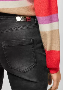 Casual Fit Jeans