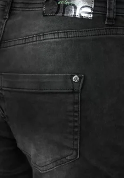 Casual Fit Jeans