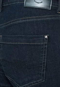 Casual Fit Jeans