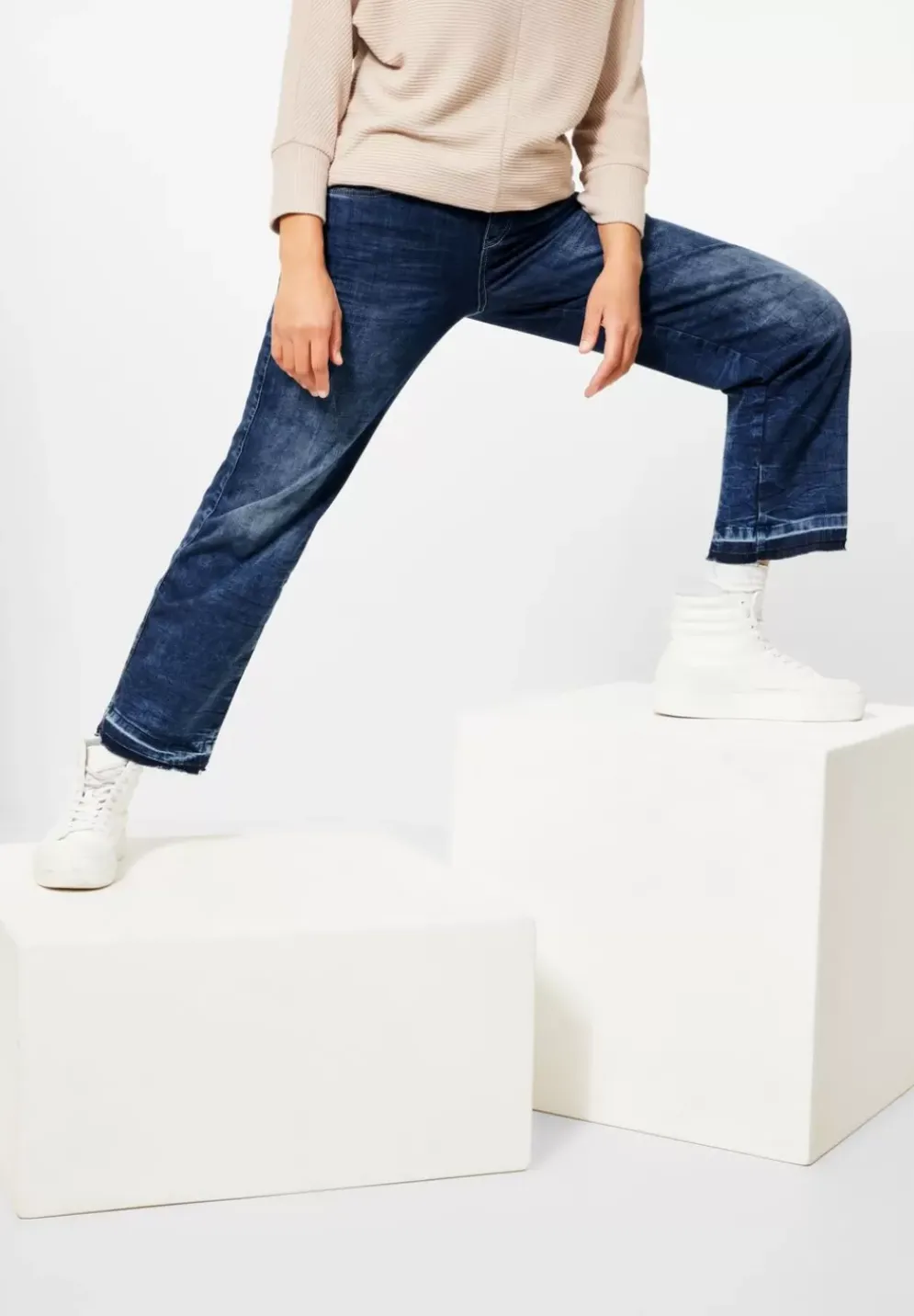 Casual Fit Jeans