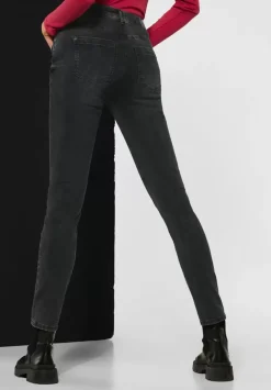 Casual Fit Jeans