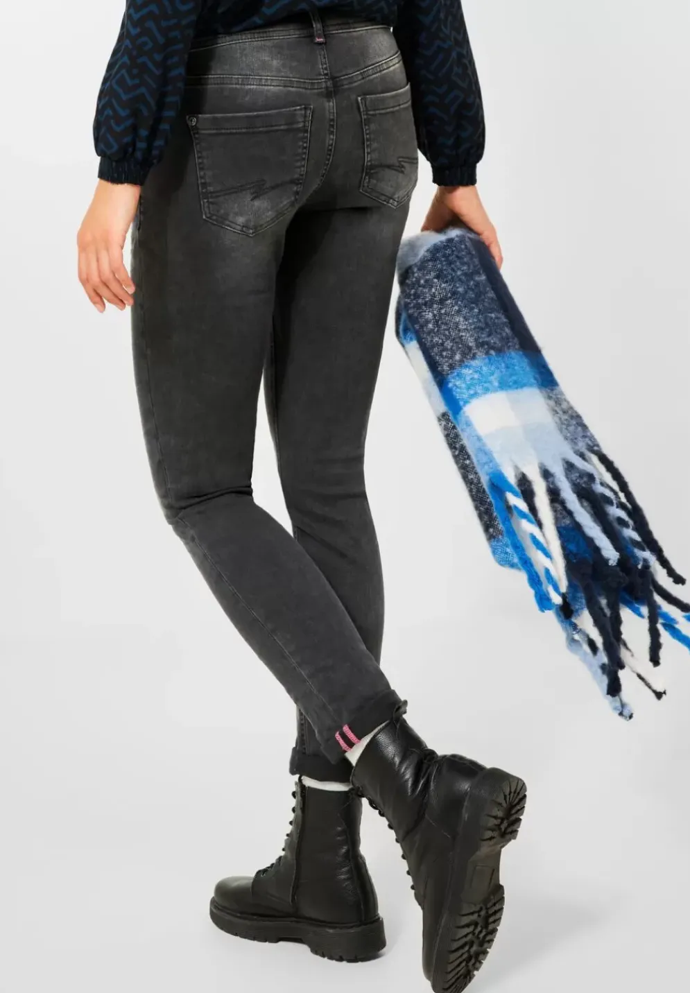 Casual Fit Jeans