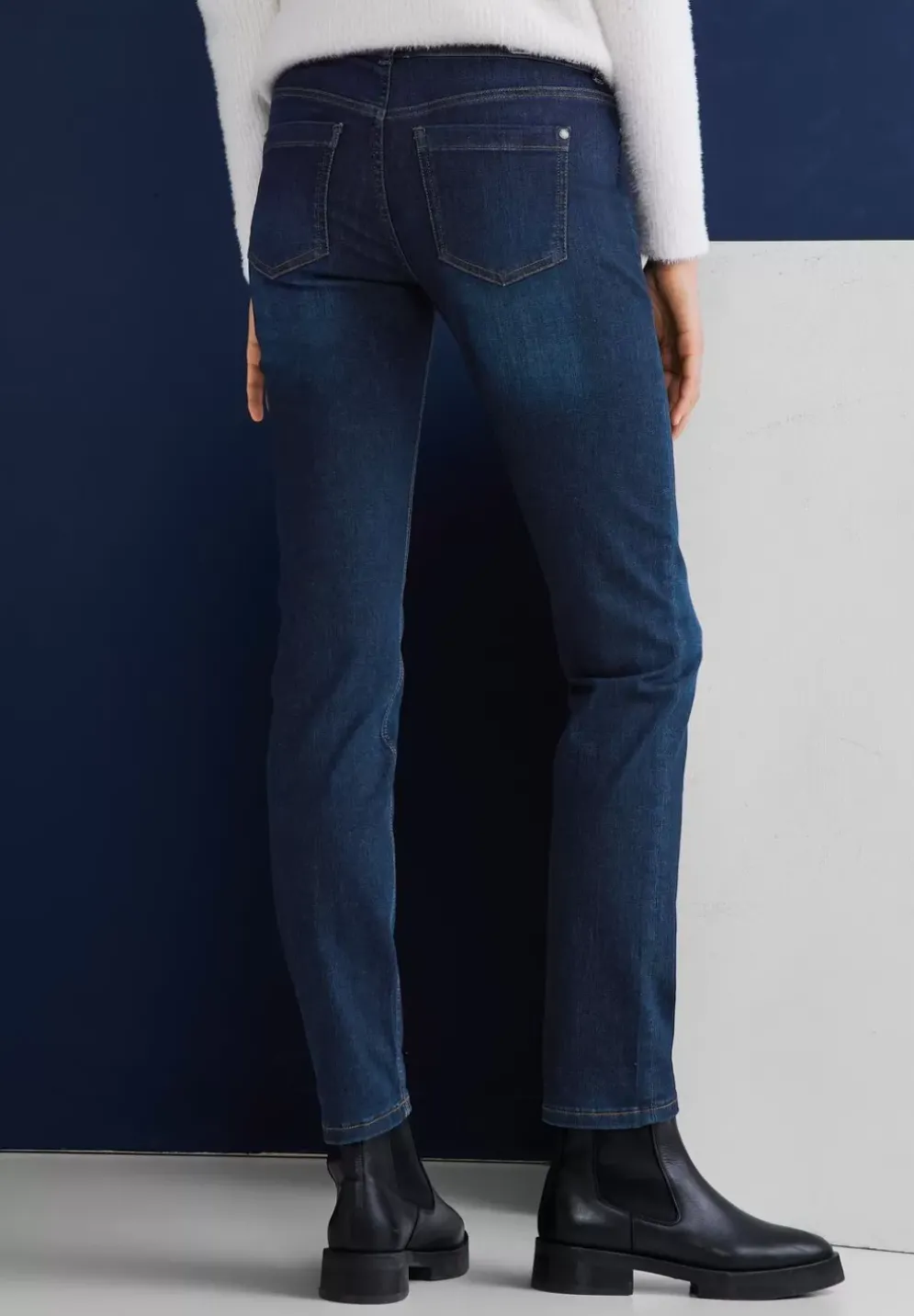 Casual Fit Jeans