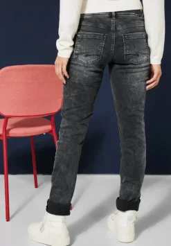 Casual Fit Jeans