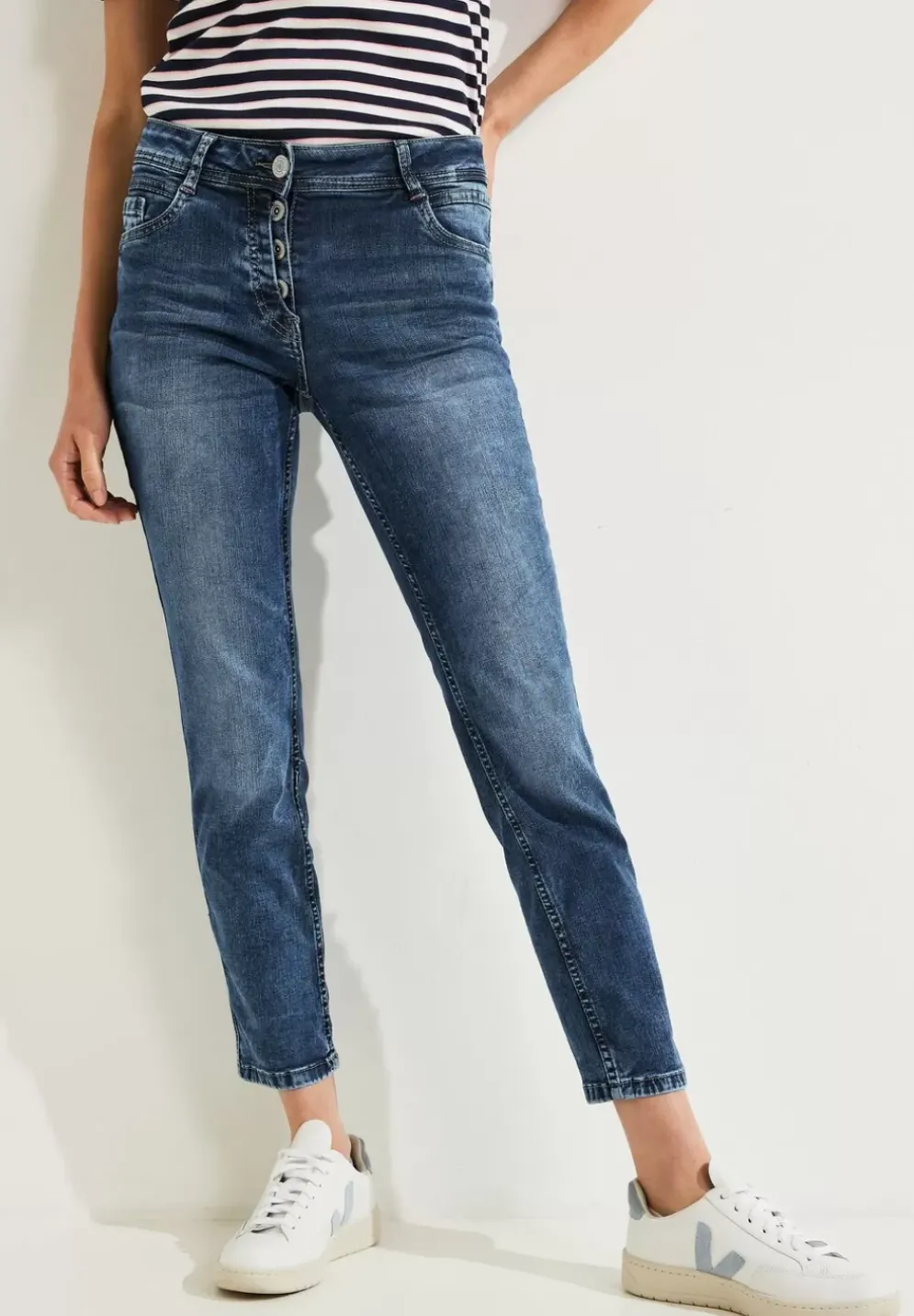 Casual Fit Jeans