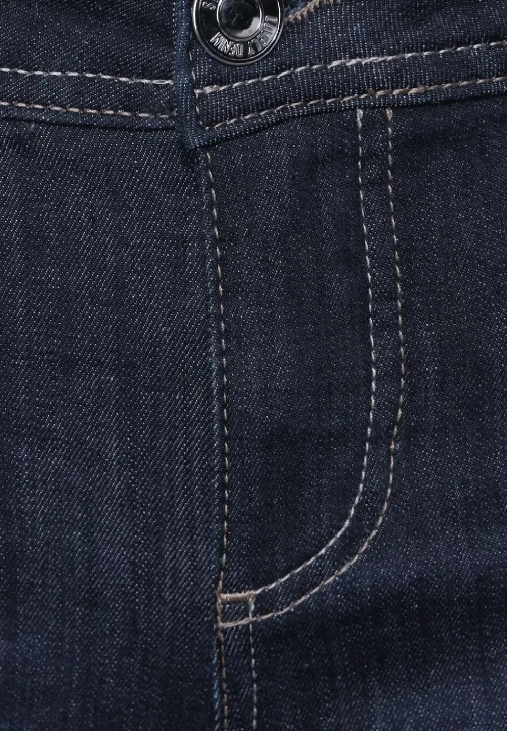 Casual Fit Jeans