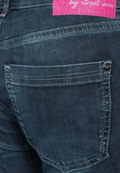 Casual Fit Jeans