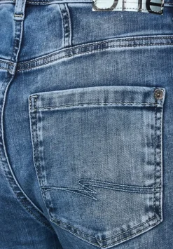 Casual Fit Jeans