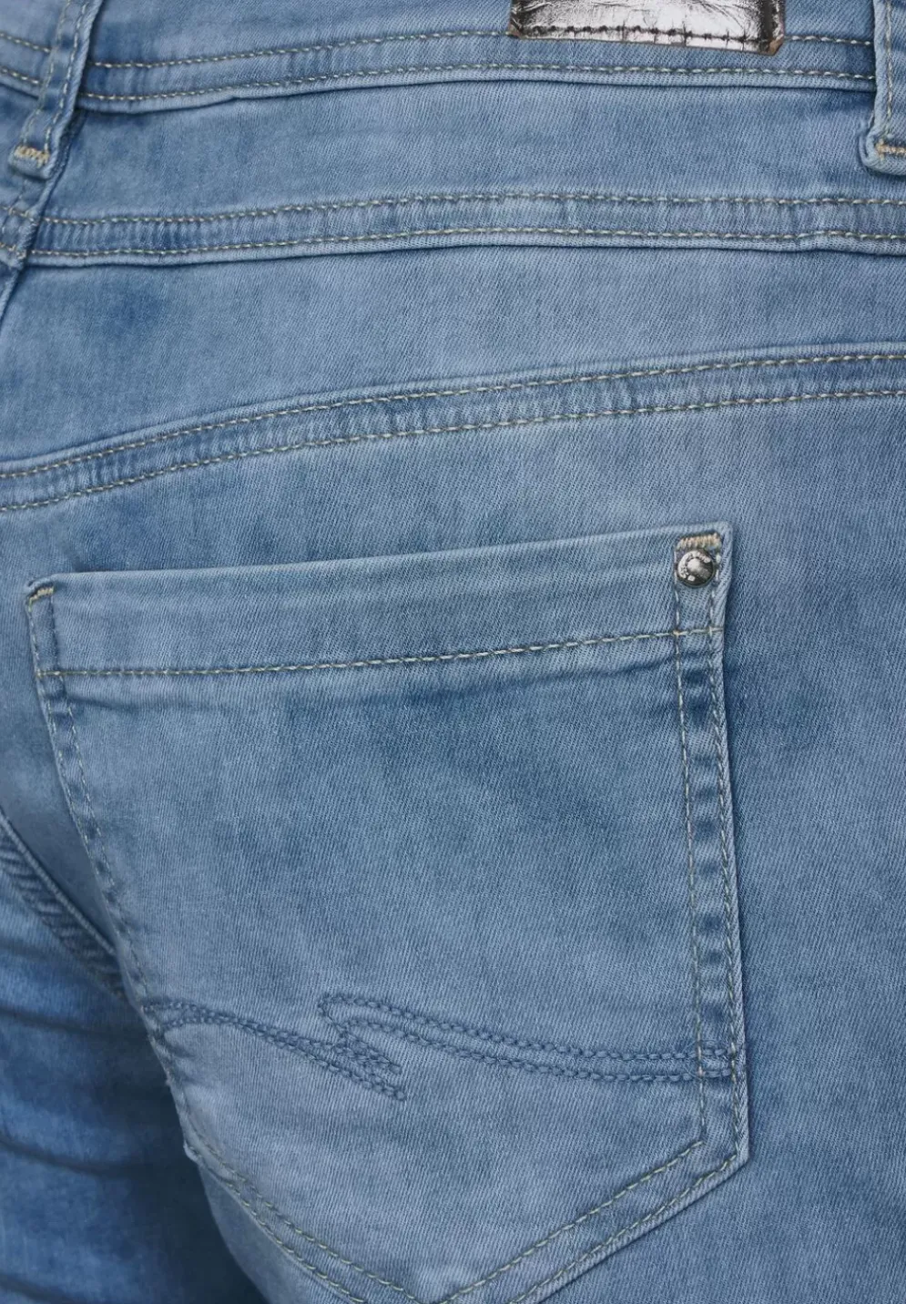 Casual Fit Jeans