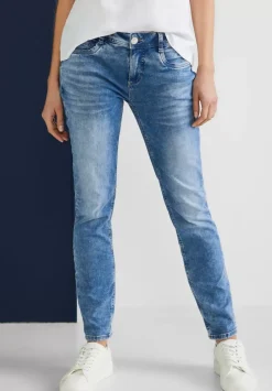Casual Fit Jeans