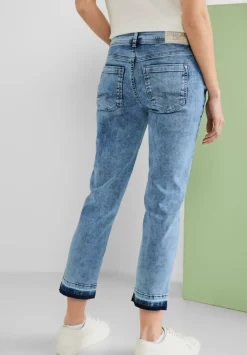 Casual Fit Jeans