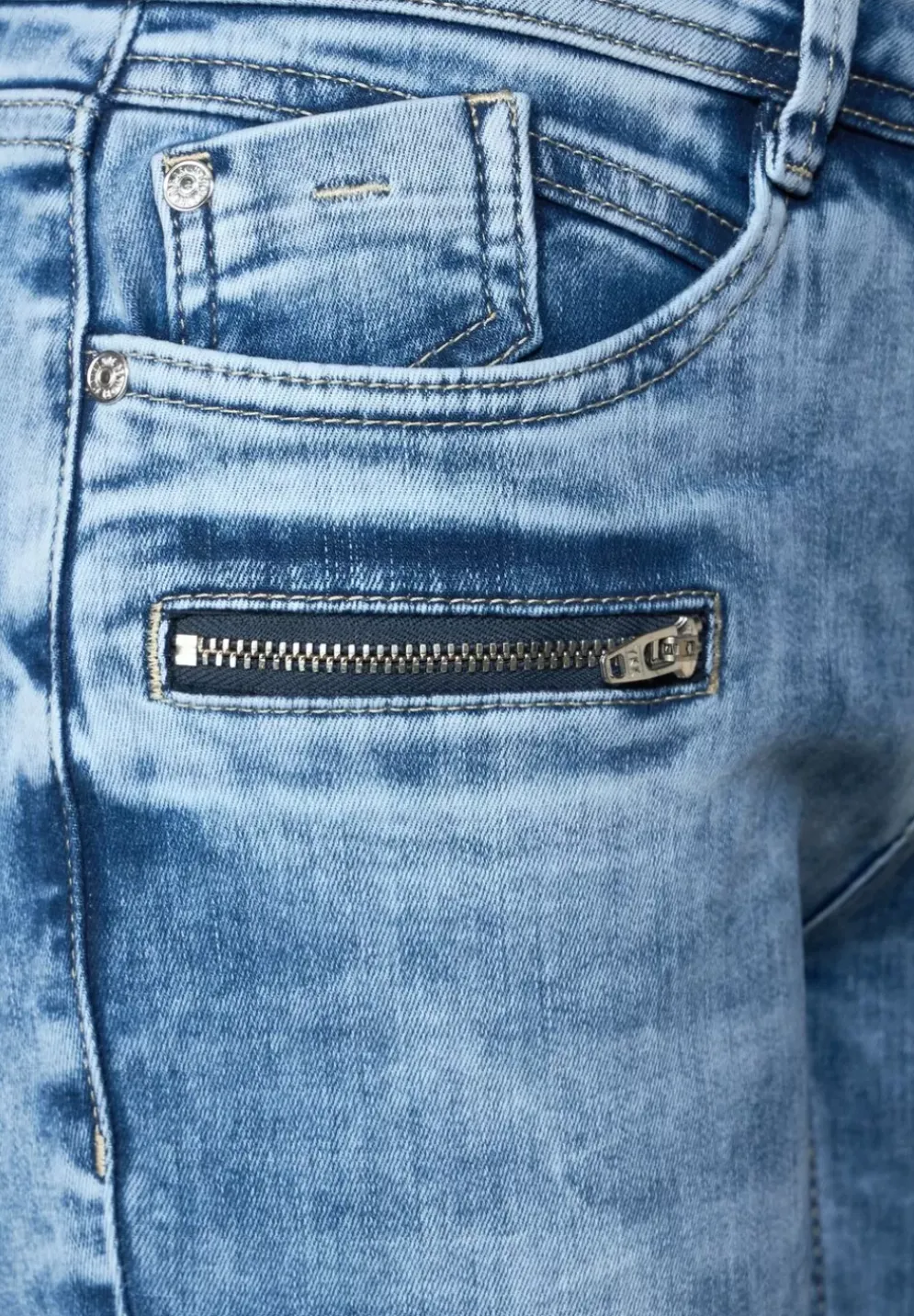 Casual Fit Jeans
