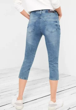Casual Fit Jeans In 3/4