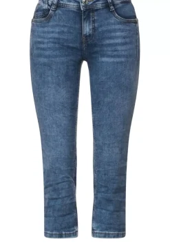 Casual Fit Jeans In 3/4