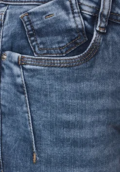 Casual Fit Jeans In 3/4