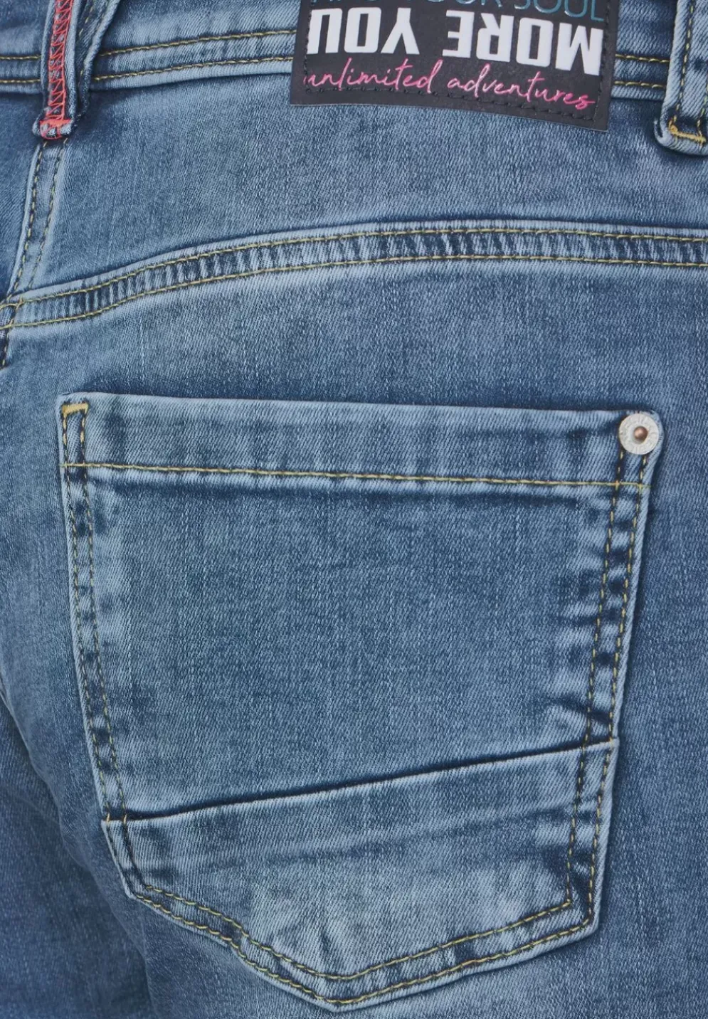 Casual Fit Jeans In 7/8