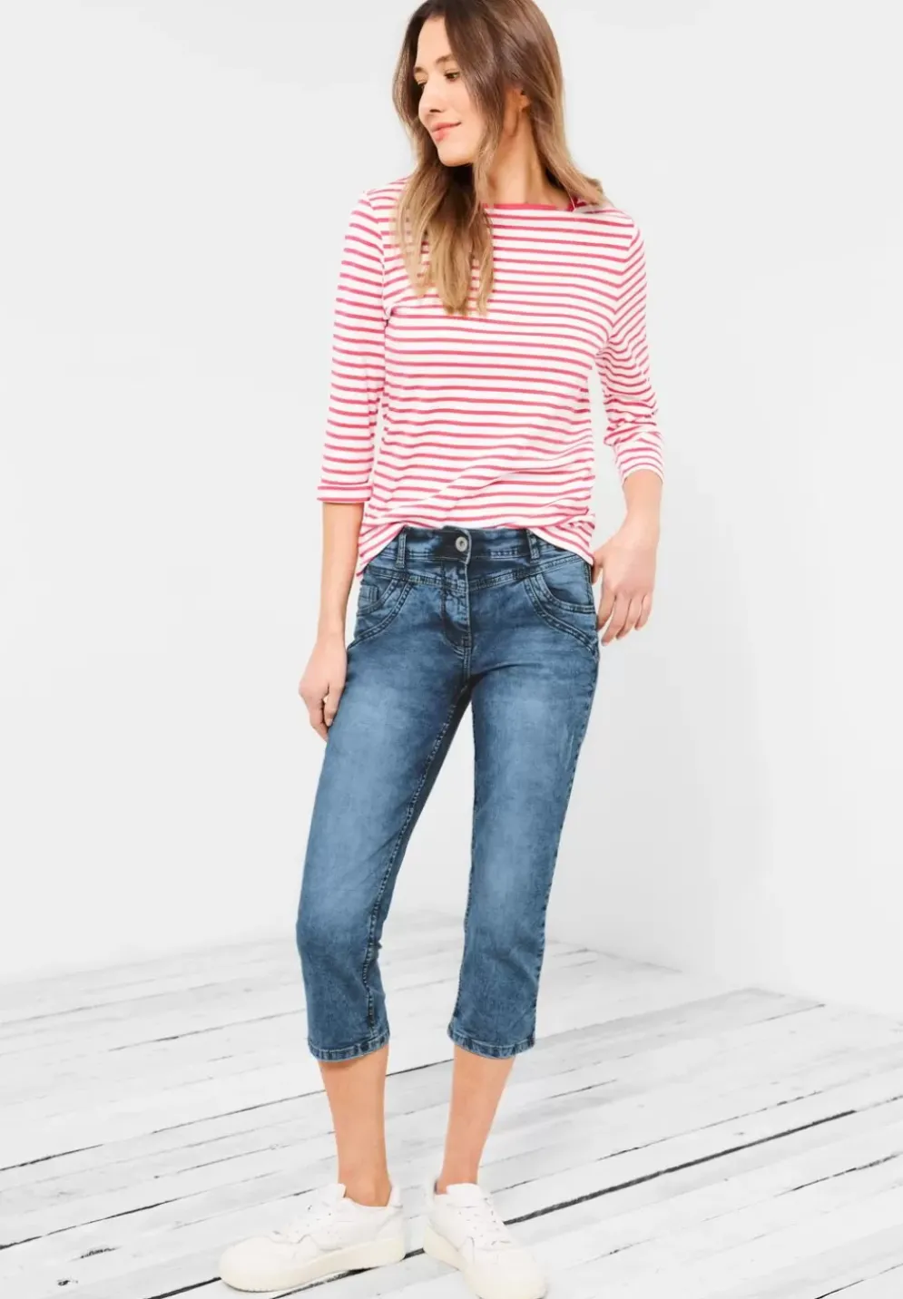 Casual Fit Jeans In 3/4