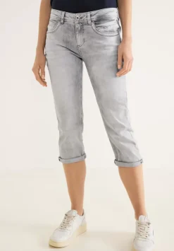 Casual Fit Jeans In 3/4