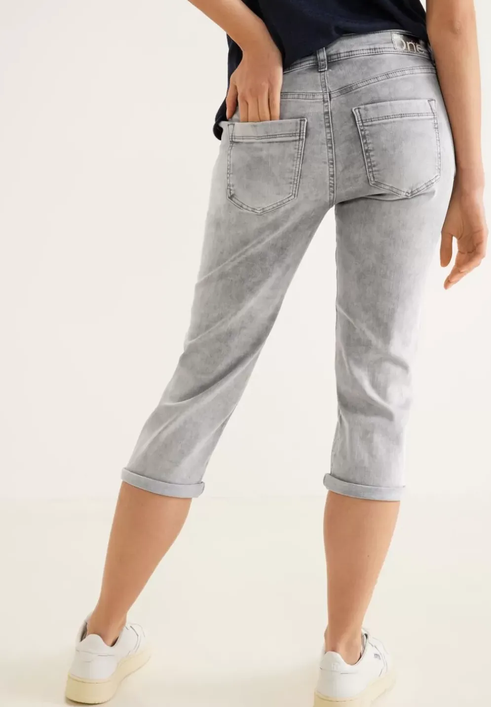 Casual Fit Jeans In 3/4