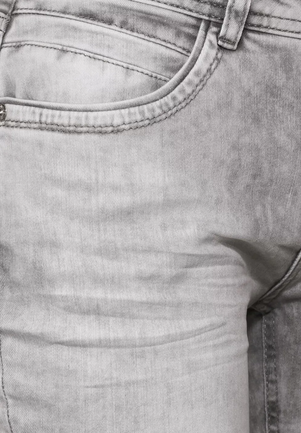 Casual Fit Jeans In 3/4