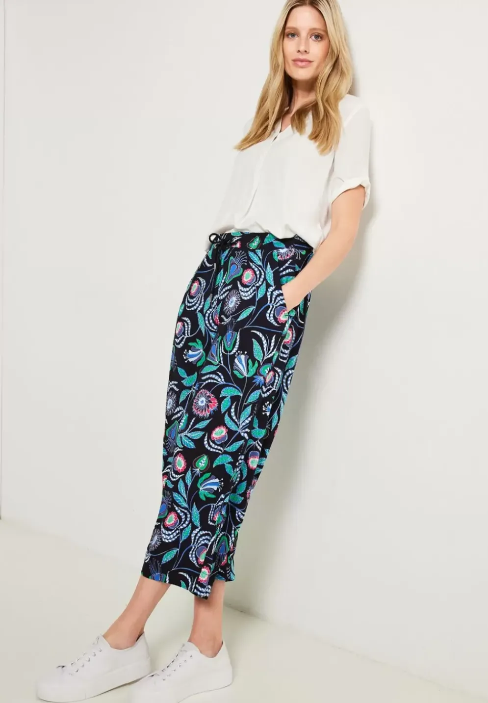 Casual Fit Printhose In 3/4
