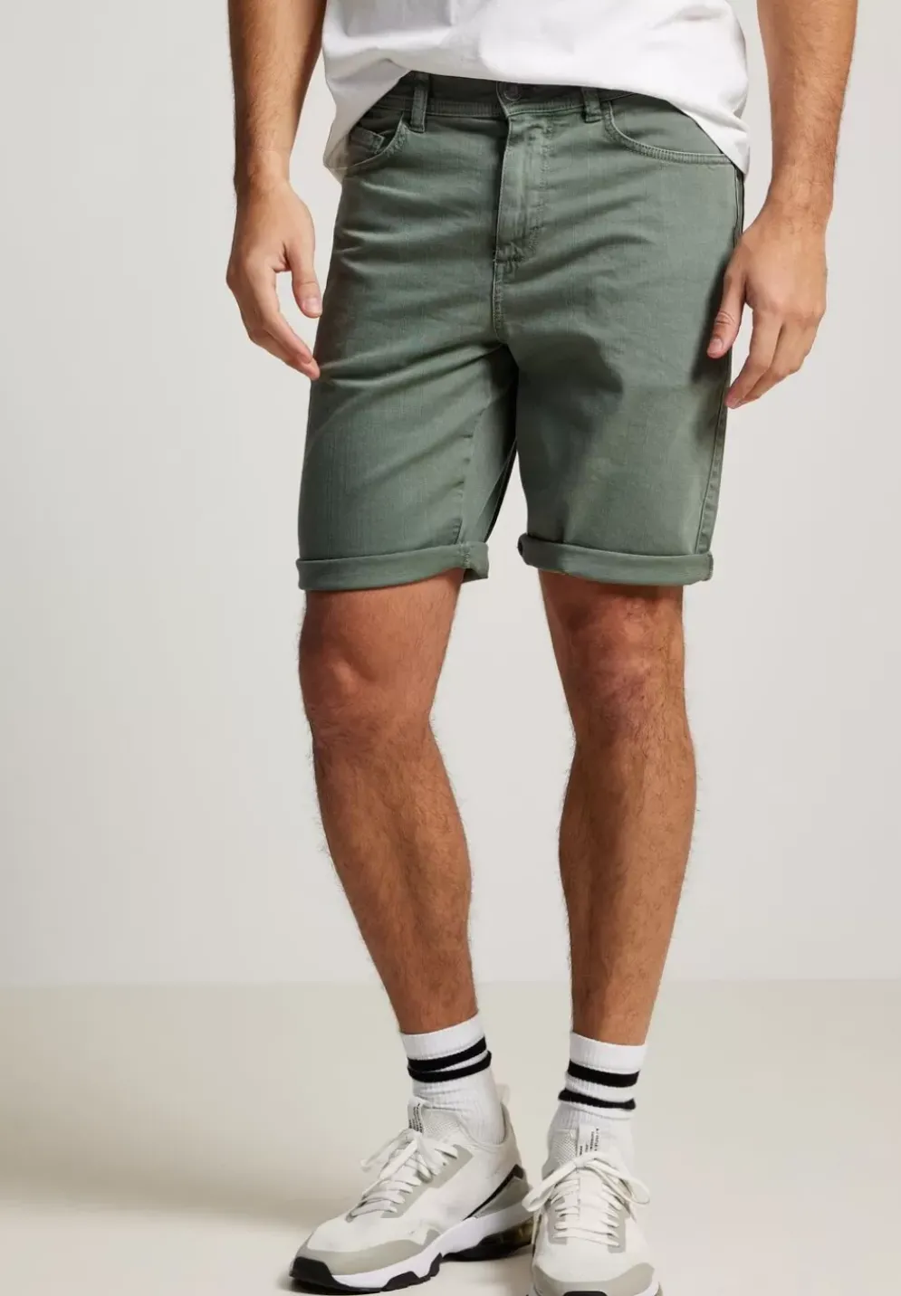 Colored Jeansshorts