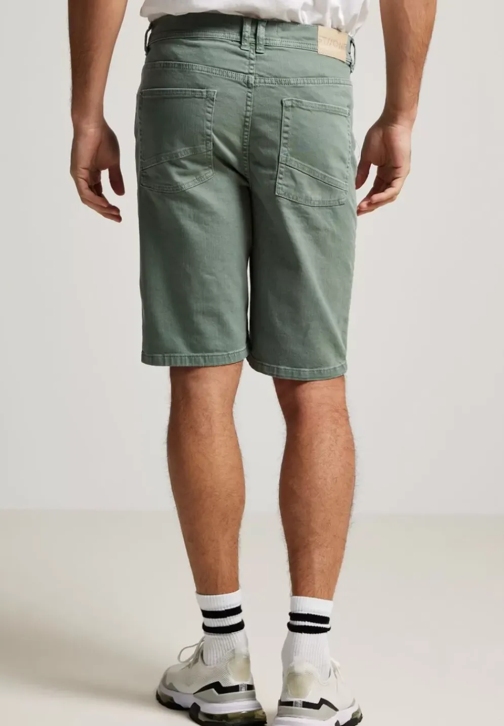 Colored Jeansshorts