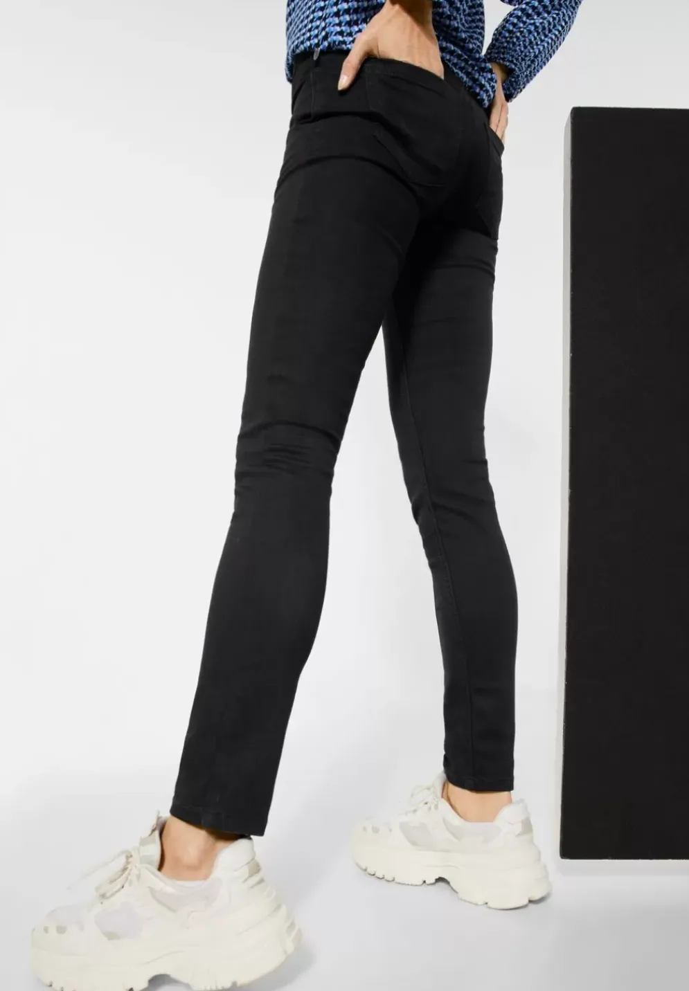 Dunkle Slim Fit Jeans