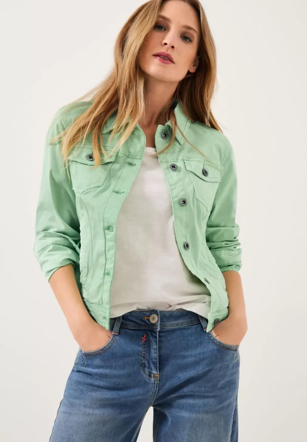 Farbige Jeansjacke
