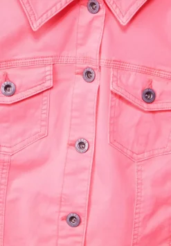 Farbige Jeansjacke