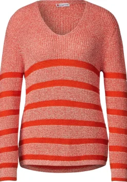 Gestreifter Strickpullover