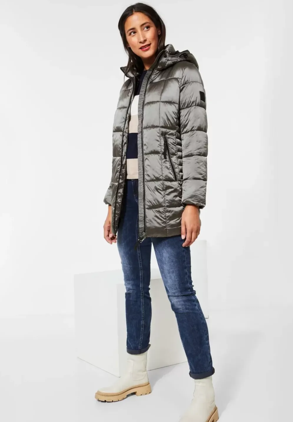 Jacke Mit Zippertaschen
