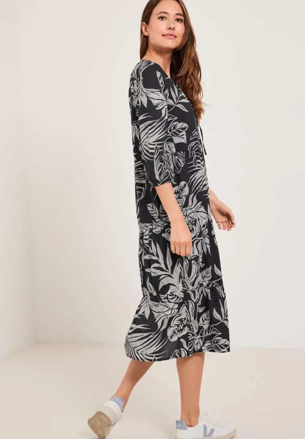Kleid In Leichter Baumwolle