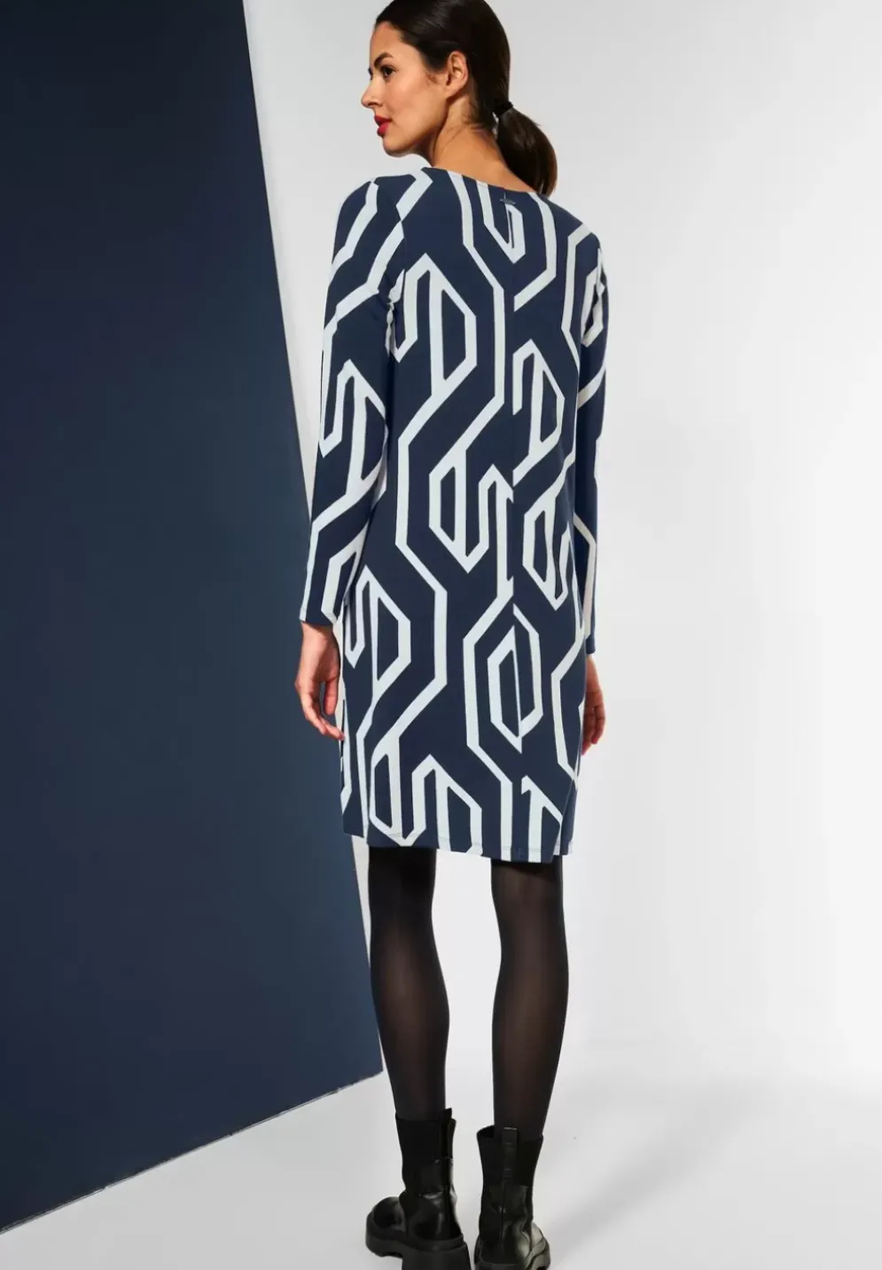 Kleid Mit Grafischem Print