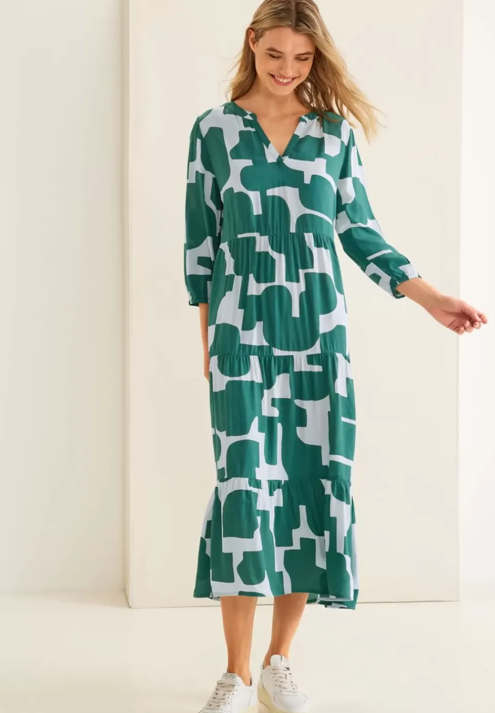Kleid Mit Grafischem Print