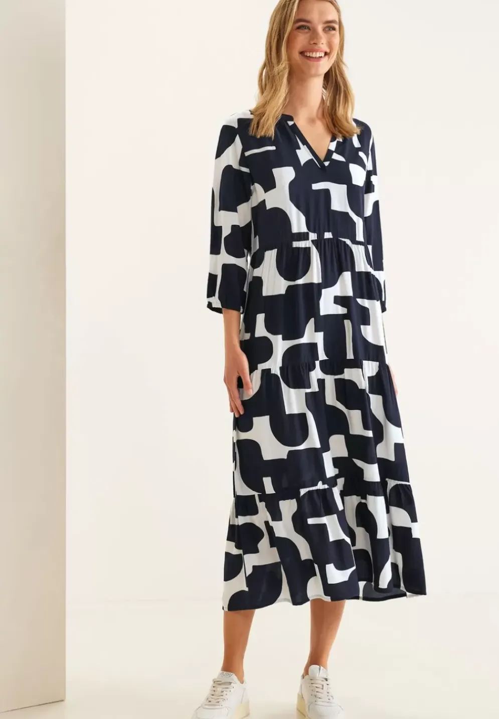Kleid Mit Grafischem Print