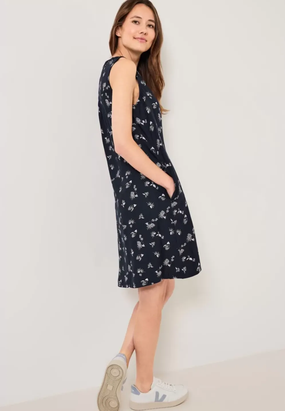 Kleid Mit Minimalprint
