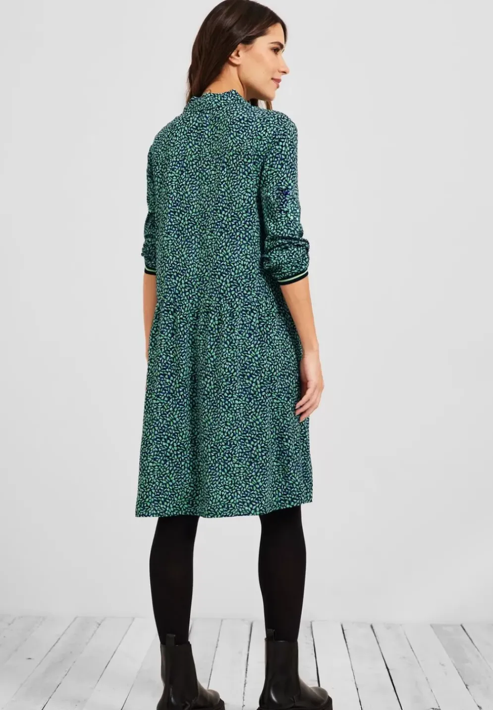 Kleid Mit Minimalprint